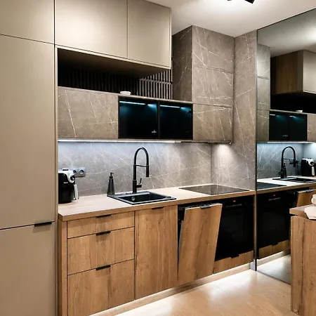 Апартаменты Lakeside Modern *